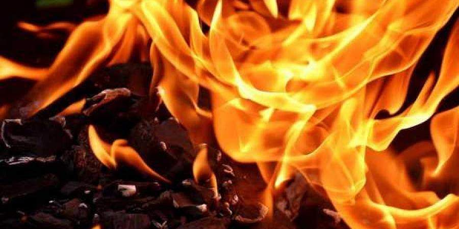 Fire breaks out at 4-storey building in Delhi