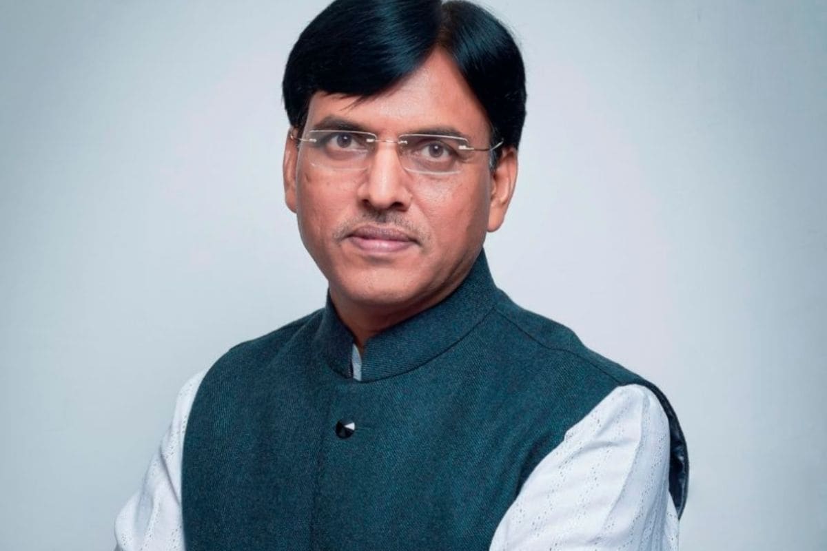 Union Minister Dr. Mansukh Mandaviya Chairs Meet on ELI Scheme Implementation