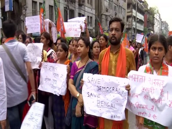 bjpworkersstageprotestblametmcgovernmentforbhatparaclashes