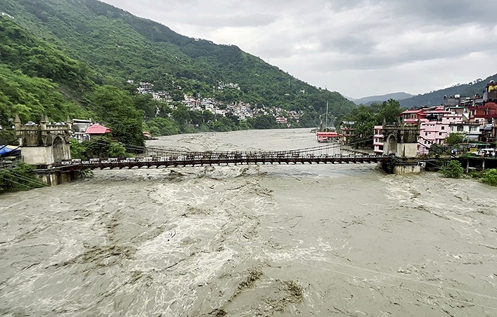 IMD warns of extremely heavy rain in Eastern states