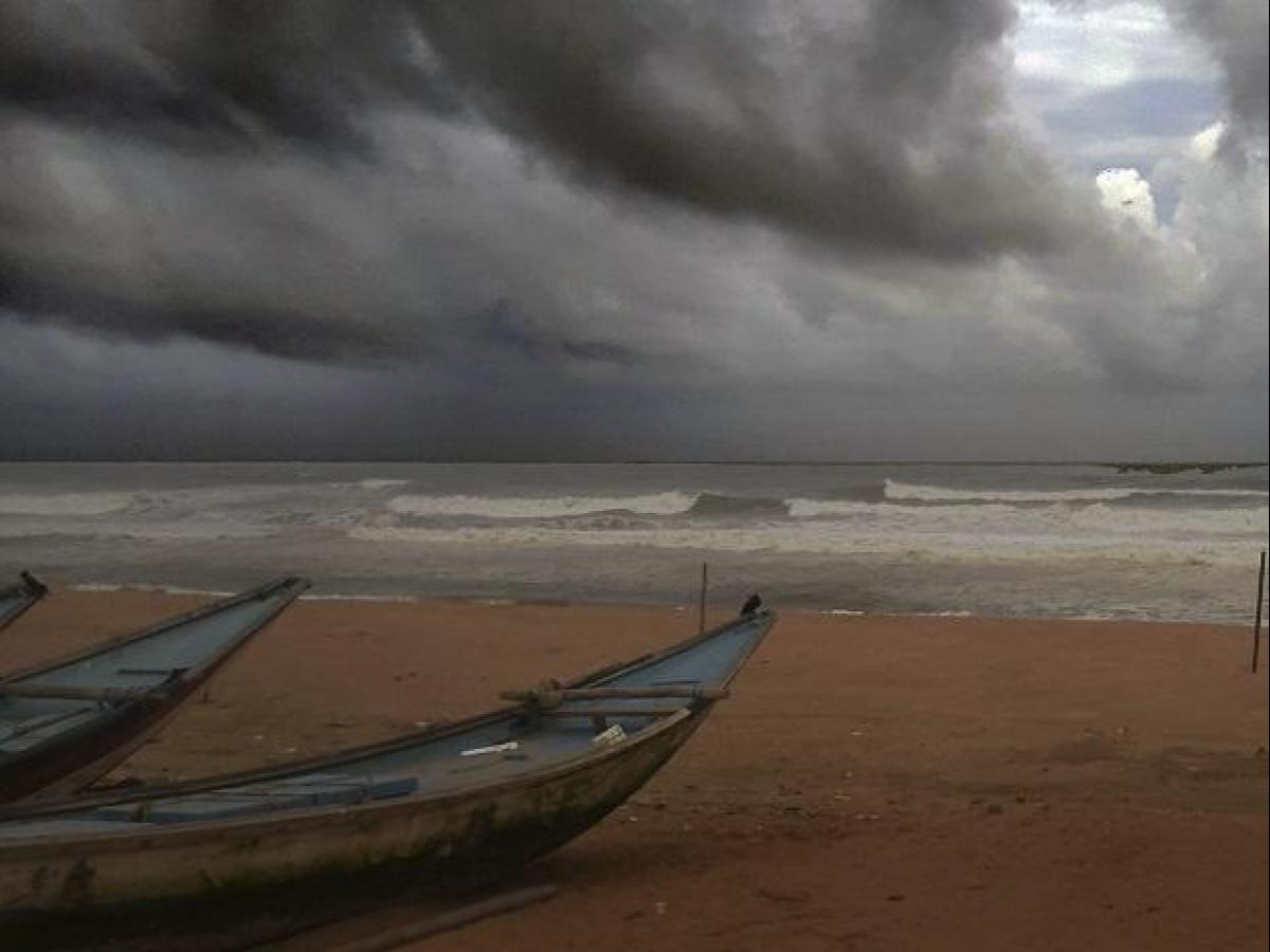 cyclonevayutointensifiesintoveryseverecyclonicstorm