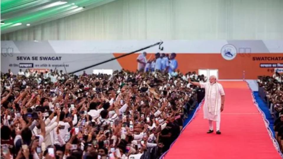 Man with gun held at PM Modi