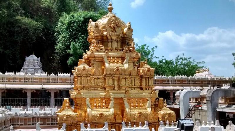 1202678devoteesvisiteddurgatempleduringdasarafestival