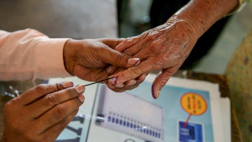 Voting For Senior Citizens, Differently-abled Commences In Maduranthagam, TN