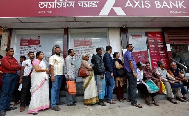 44fakeaccountswithrs100crorefoundinraidsondelhiaxisbankbranch