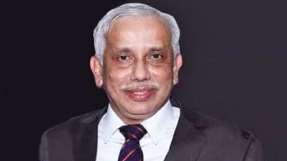 Amdhra Gov Nazeer Visits Tirumala Accompanied by Family