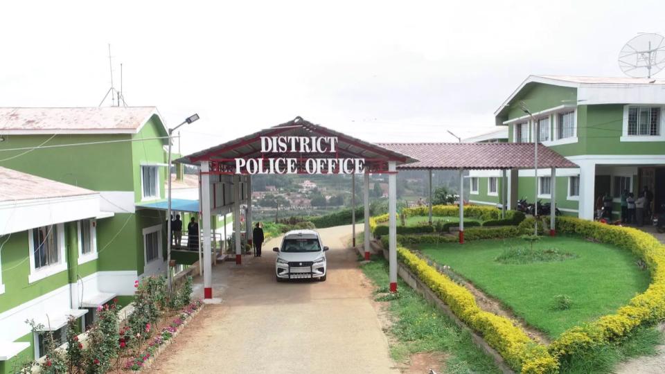 Nilgiris Top Cops Meet College Management Reps on Student Issues 