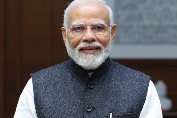 pmmodireachesahmedabadinwakeofdeadlyairindiacrash