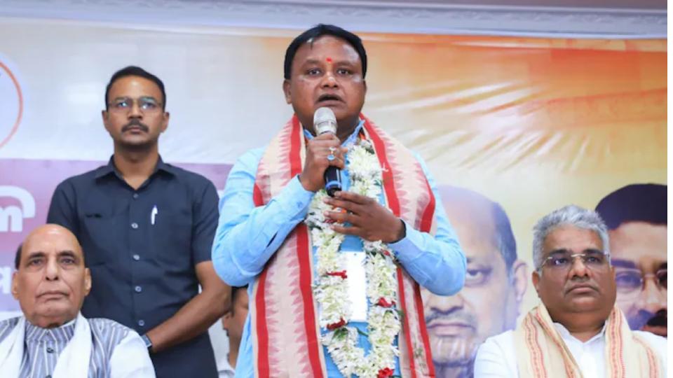 mohanmajhitakesoathasbjpsfirstchiefministerinodisha