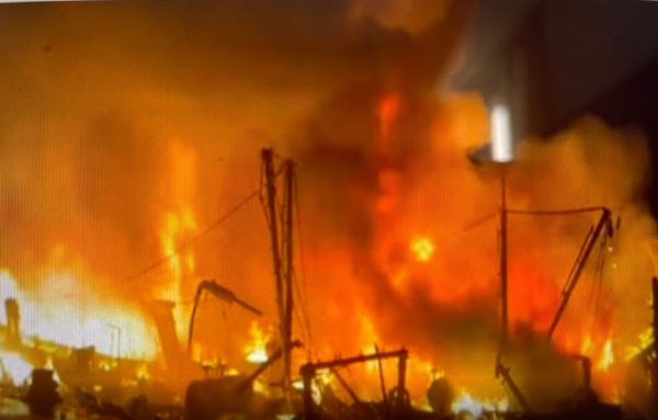 massivefirebreaksoutatabuildinginvisakhapatnam