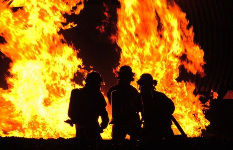 firebreaksoutinplasticrawmaterialmanufacturingunitinouterdelhi