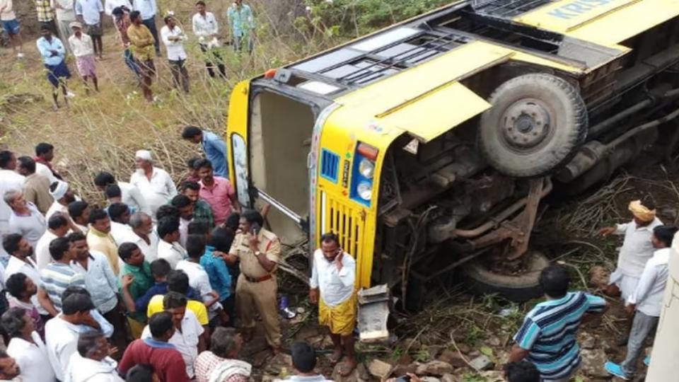 15 children injured as school bus overturns in Ranchi