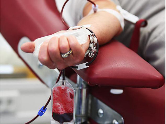 twodelhicopsdonatebloodtosaveburglartheyshotatinencounter
