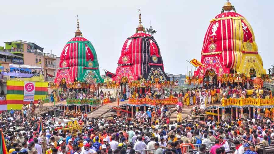 Lakhs of devotees in Puri for Suna Besha Ritual of Lord Jagannath and Siblings