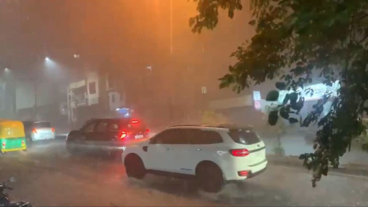 IMD issues orange alerts for heavy rainfall in Karnataka during next 2 days