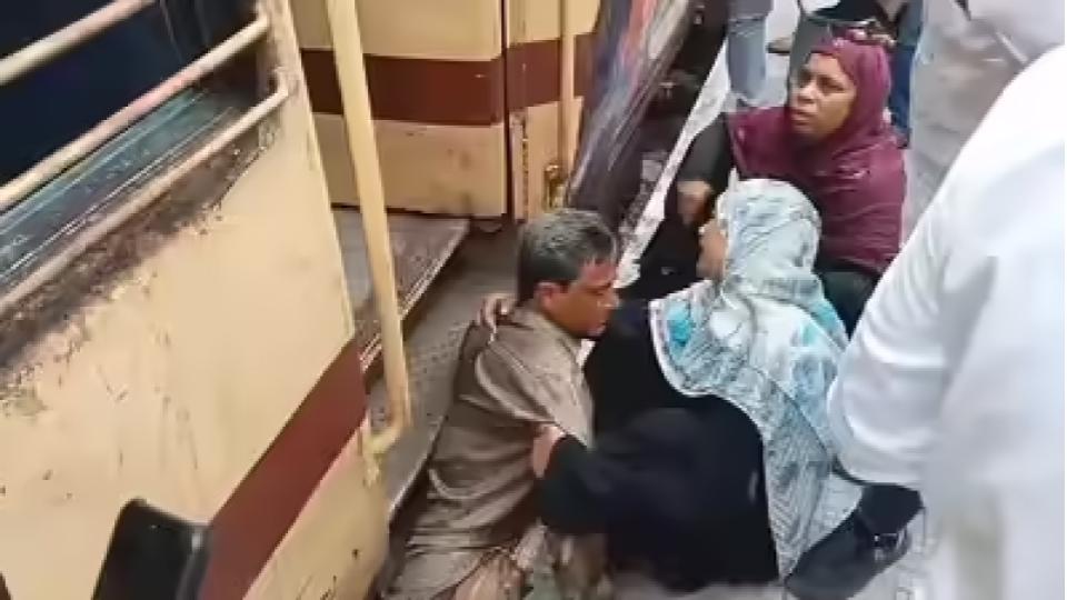 Passenger gets trapped under train in Akola, rescued
