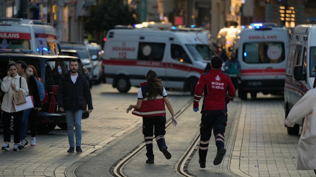 6dead38injuredasexplosionrocksistanbulsistiklalavenuepedestrian