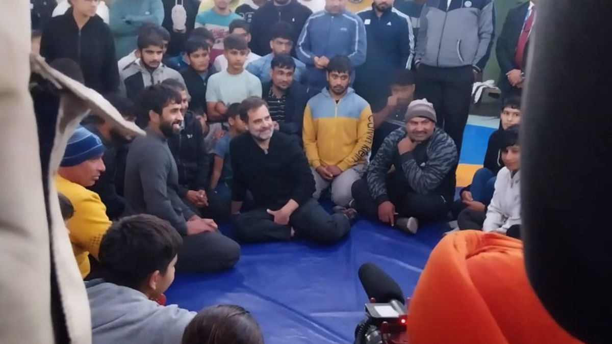 rahulgandhivisits‘akhara’inharyana’sjhajjarmeetswrestlers