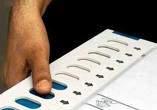 26candidatesfilenominationsforassemblyelectiontobeheldonmay12thinkarnataka
