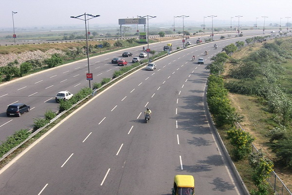 unionministernitingadkarifavoursincreasingspeedlimitsonexpresswaysto140kmh;billinparliamentsoon