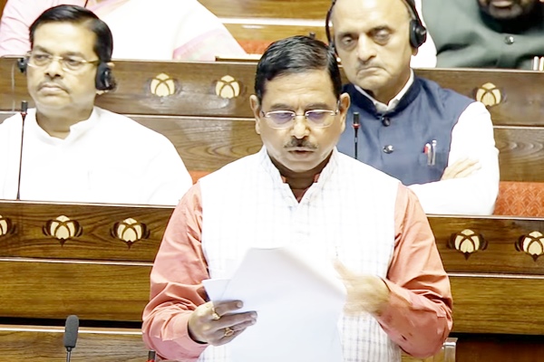 india’sinstalledrenewableenergycapacityhasregisteredagrowthof165%inlasttenyears:pralhadjoshi