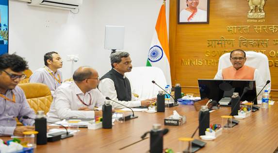 ruraldevelopmentministershivrajsinghchouhanchairsreviewmeetingofmgnregs