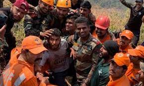 youthtrappedinmountaincleftrescuedbyarmyteam