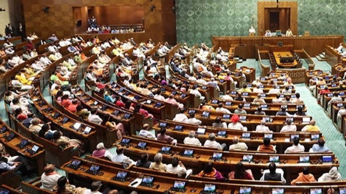 loksabhasecretariatsuspends8personnelforparliamentsecuritybreach:sources