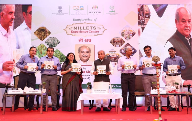 agricultureministernarendrasinghtomarlaunches‘milletsexperiencecentre’atdillihaat