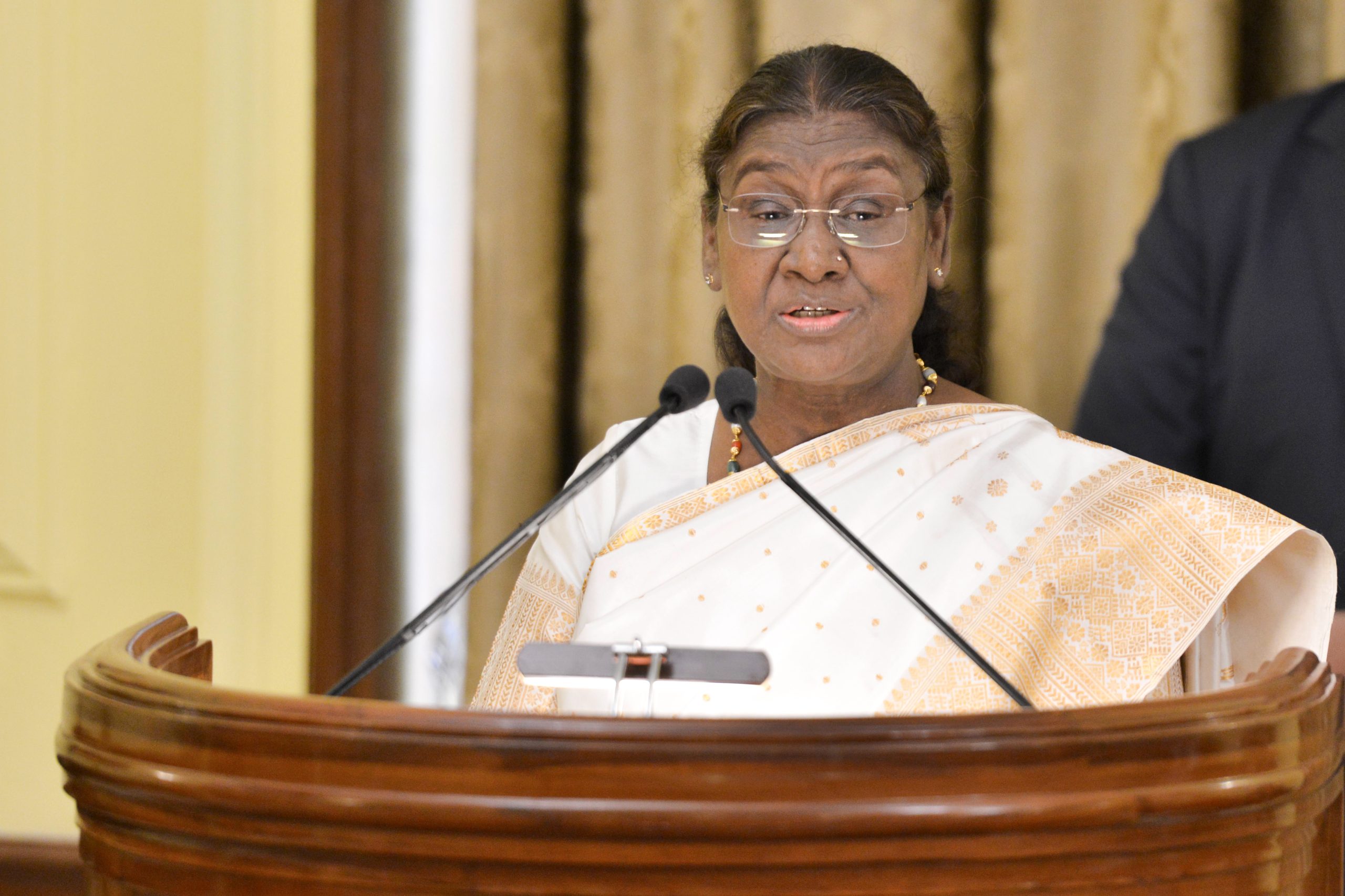 presidentmurmugreetsontheeveofwomen’sday