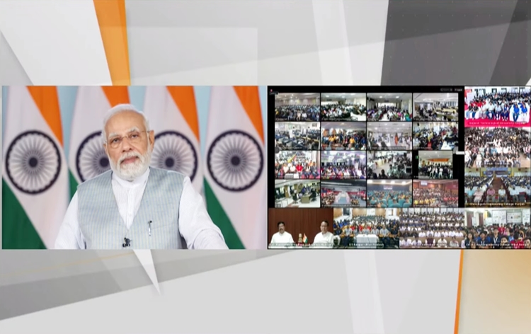 youthsinnovativemindsetwilltakeindiatothetopinnext25years:pmmodi