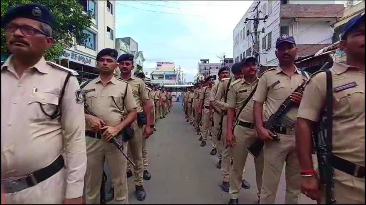 threemlasputunderhousearresttocontrolviolenceinapspalnadu
