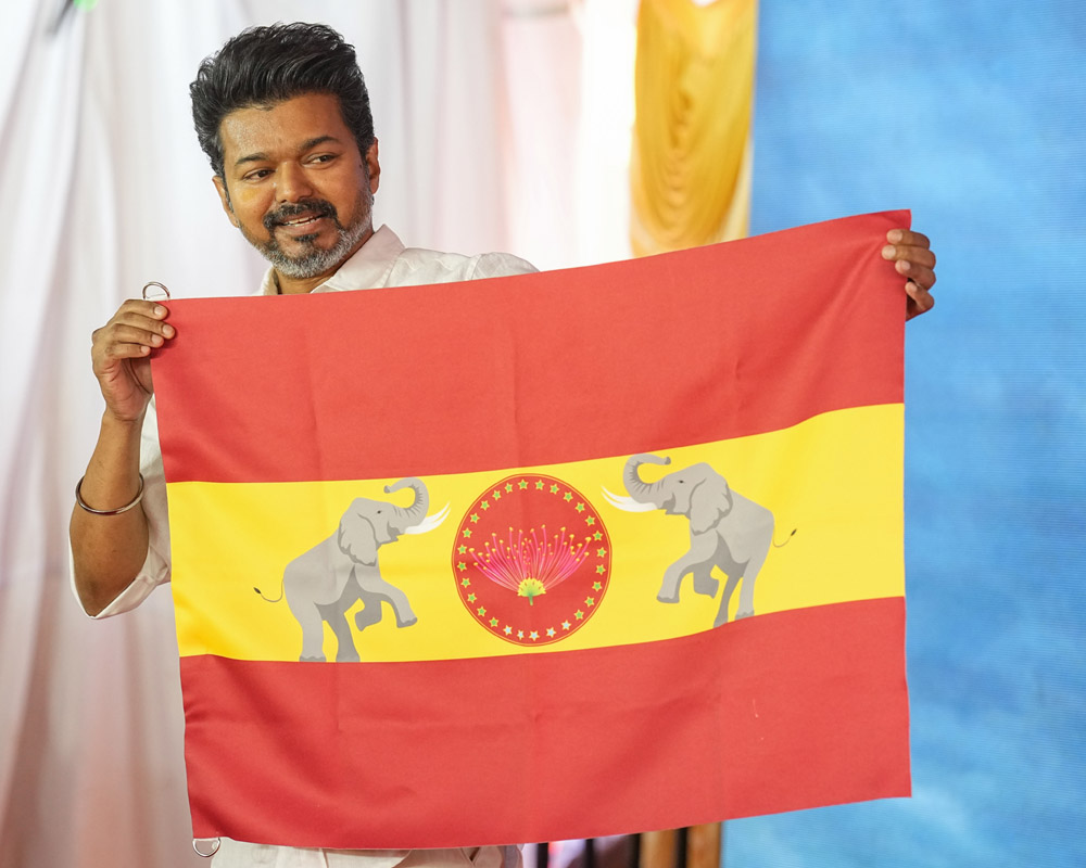 actorpoliticianvijayunveilspartyflaggearsupfor2026assemblypolls