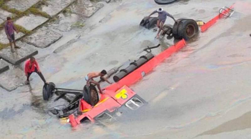 13deadaftermaharashtraroadwaysbusfallsintonarmadariverindhardistrict