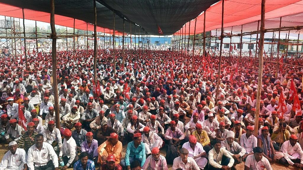 nasikfarmersmarchtomumbai’sazadmaidanfor‘dharna’againstfarmlaws