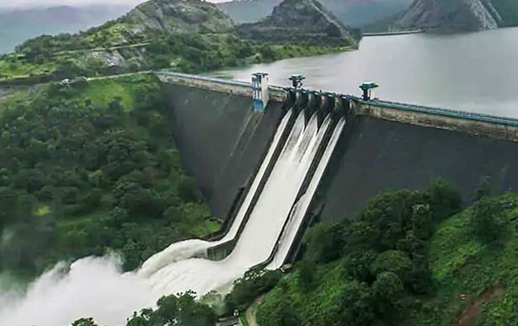 shuttersofseveraldamsraisedfollowingheavyrainfallinkerala