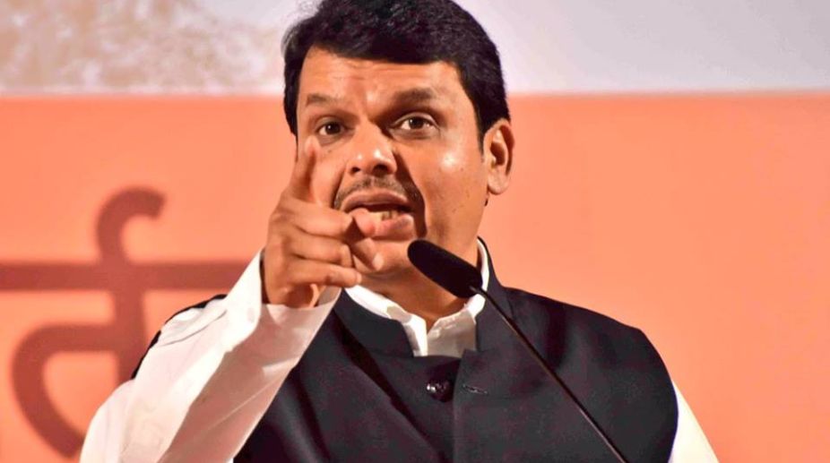 maharashtracmdevendrafadnavisholdsreviewmeetingofpublichealthdepartmentinmumbai