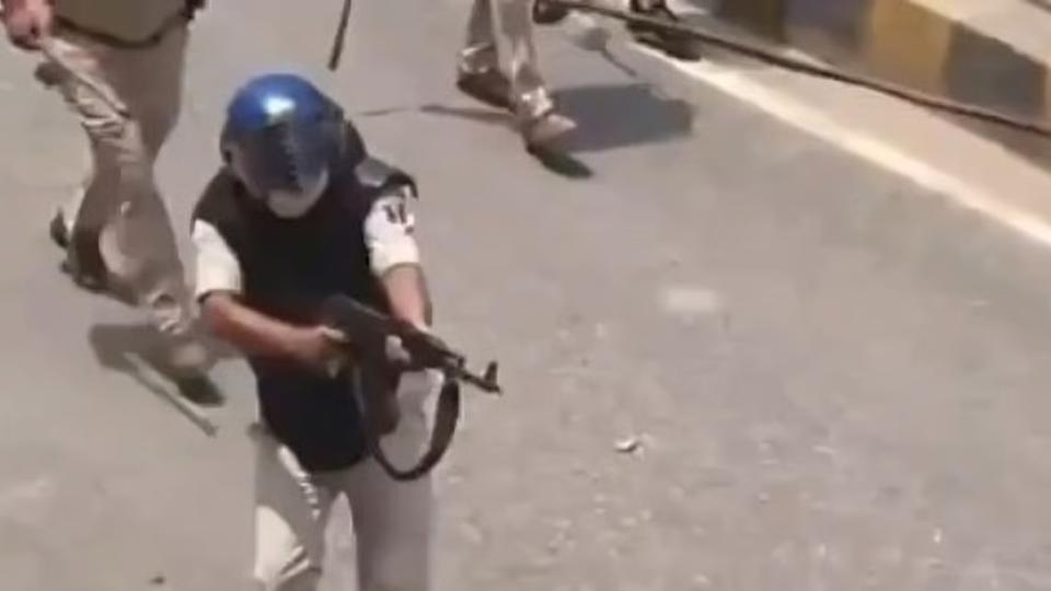 SP removed after use of AK-47 against student protestors in Bihar