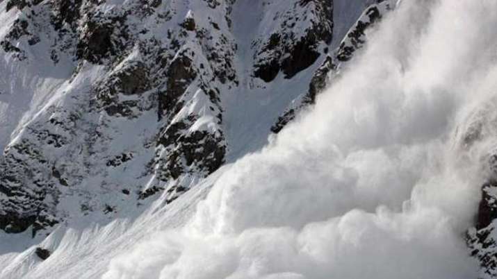 kupwaradistrictdcadvisespeopletorefrainfromventuringinavalancheproneareas