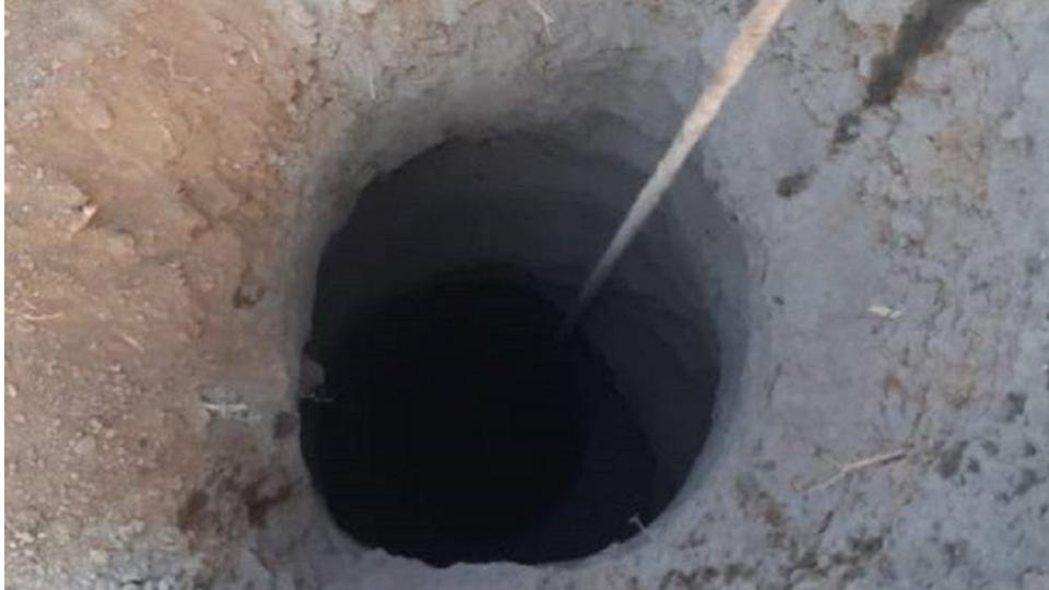 Toodler fells inside a 60–65 feet borewell in Ujjain, MP