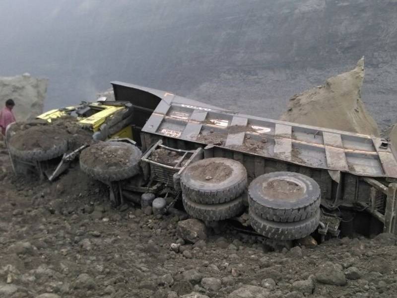 jharkhand:atleast9killedmanytrappedincoalminecollapse