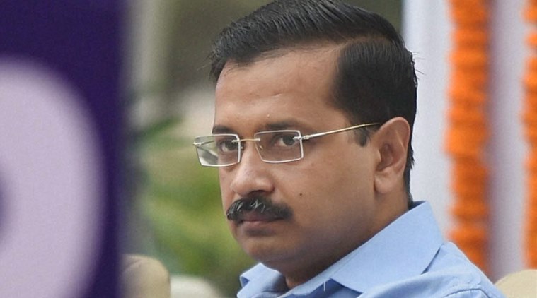 ecissuesnoticetokejriwalforhiscashforvoteremarks