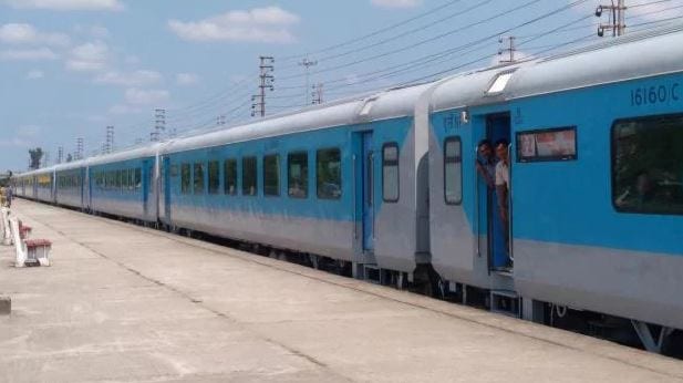 smokedetectedinlucknowboundshatabdiexpress
