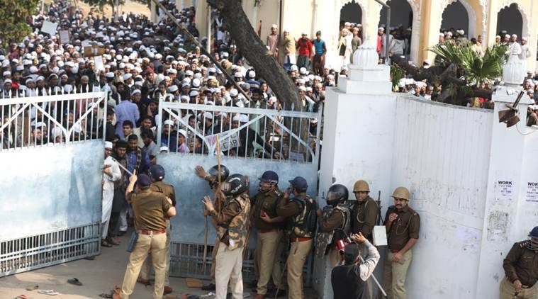 citizenshipactprotests:studentsoflucknowseminaryindulgeinstonepelting