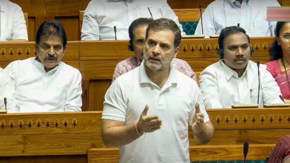 rahulaccusesmodigovtofpushingmanipurinto‘civilwar’
