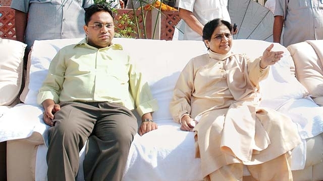 mayawatiappointsbrotheranandkumarasvicepresidentofbsp
