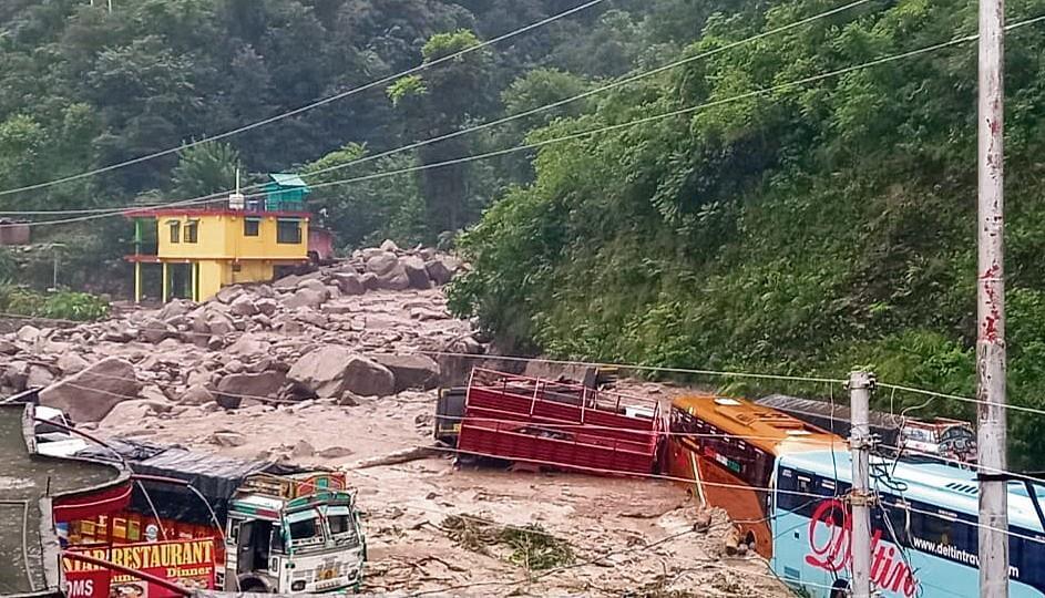 iitmandidirectorclaimslandslidesandcloudburstsarecausedbymeateatinginhimachalpradesh