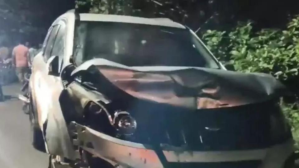 Three Injured as Boulders Fall on Moving Car in Nilgiris