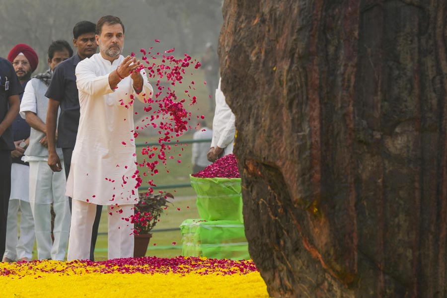 indiragandhiwasexampleofloveandcourage:rahulgandhi