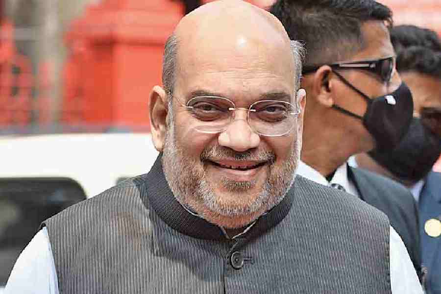 Amit Shah votes in Gandhinagar